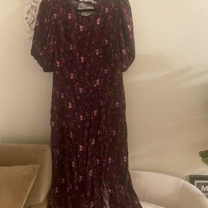 Floral puff sleeve dress with side slit 🤍